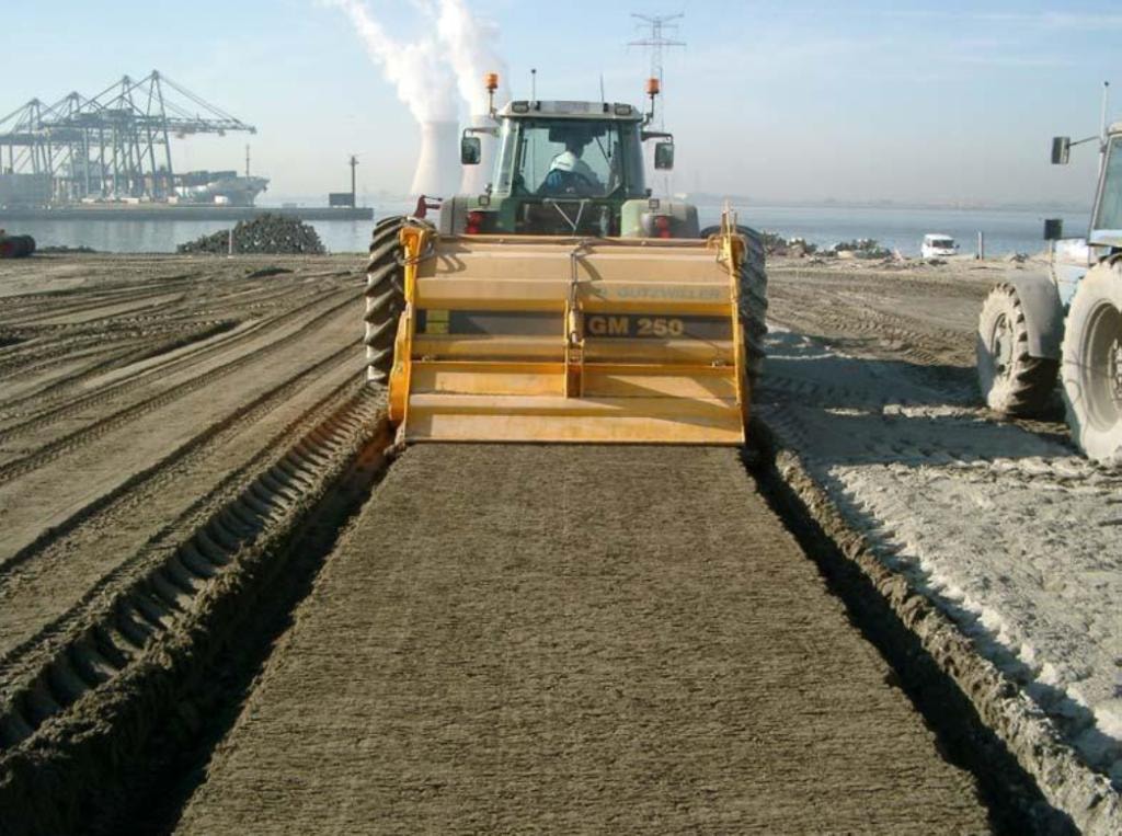 GM 250 soil stabilisation machine working at port site
